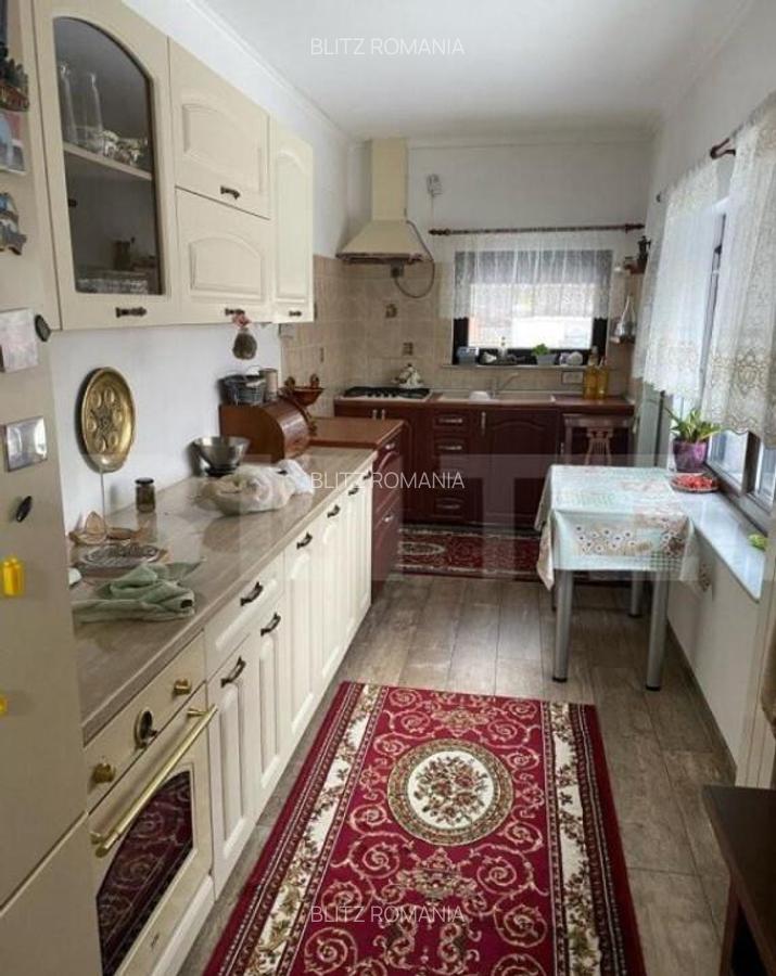 Casa individuala 4 camere, 230mp, oras Siret - 24