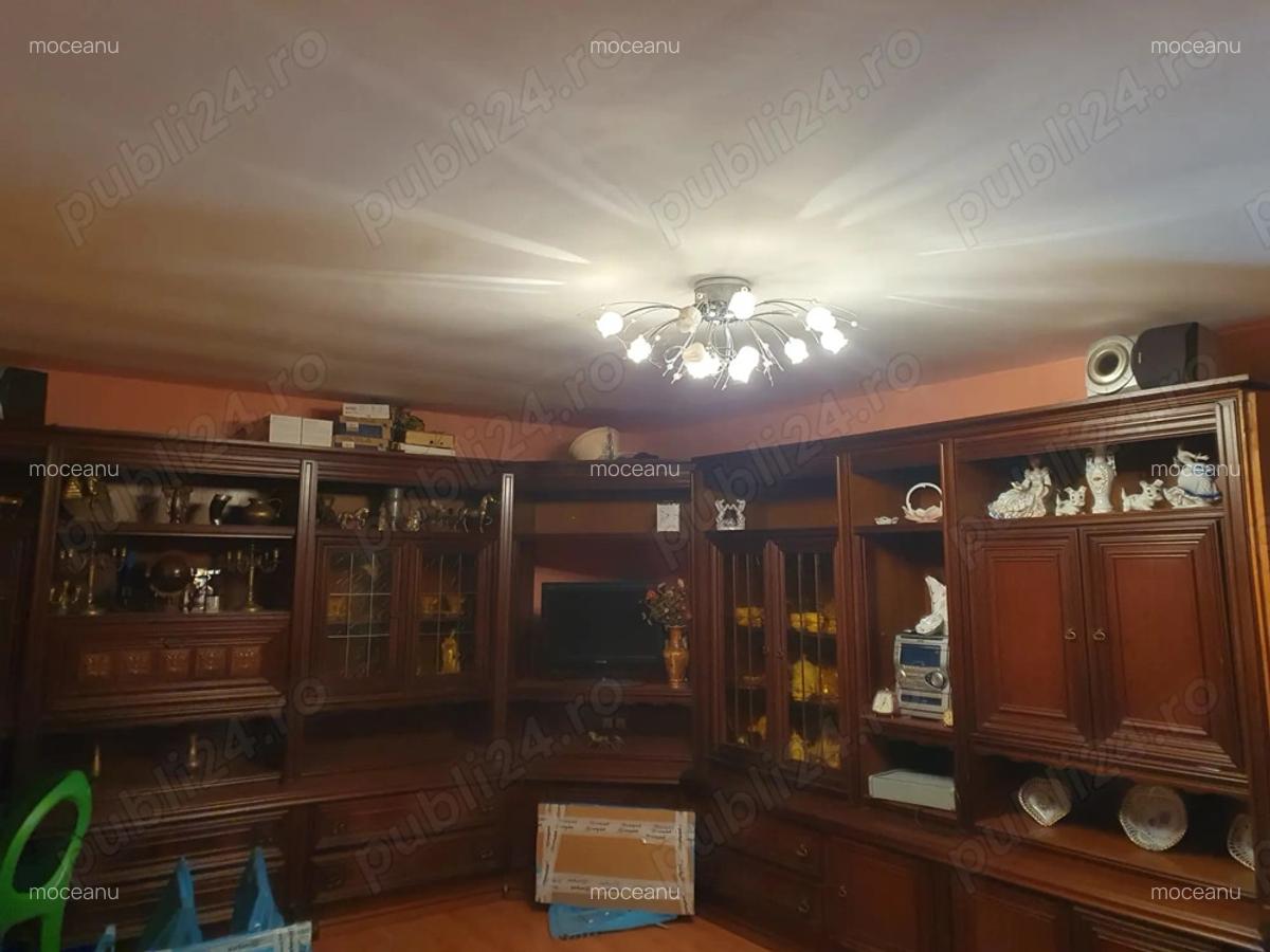 Vand casa Re?i?a - 10 Vand casa Re?i?a - 10