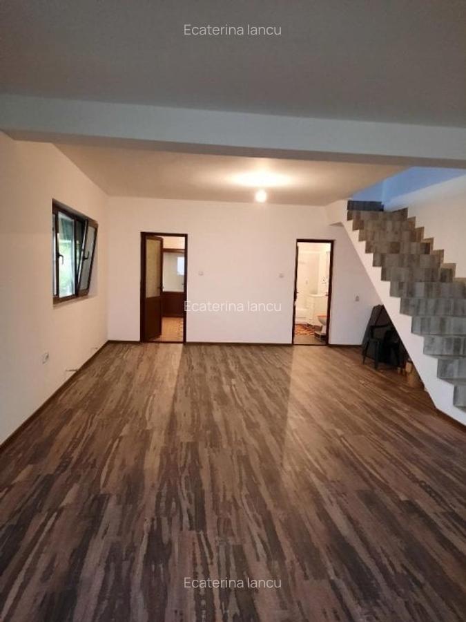 Casă cu 6 camere în Românești - 4