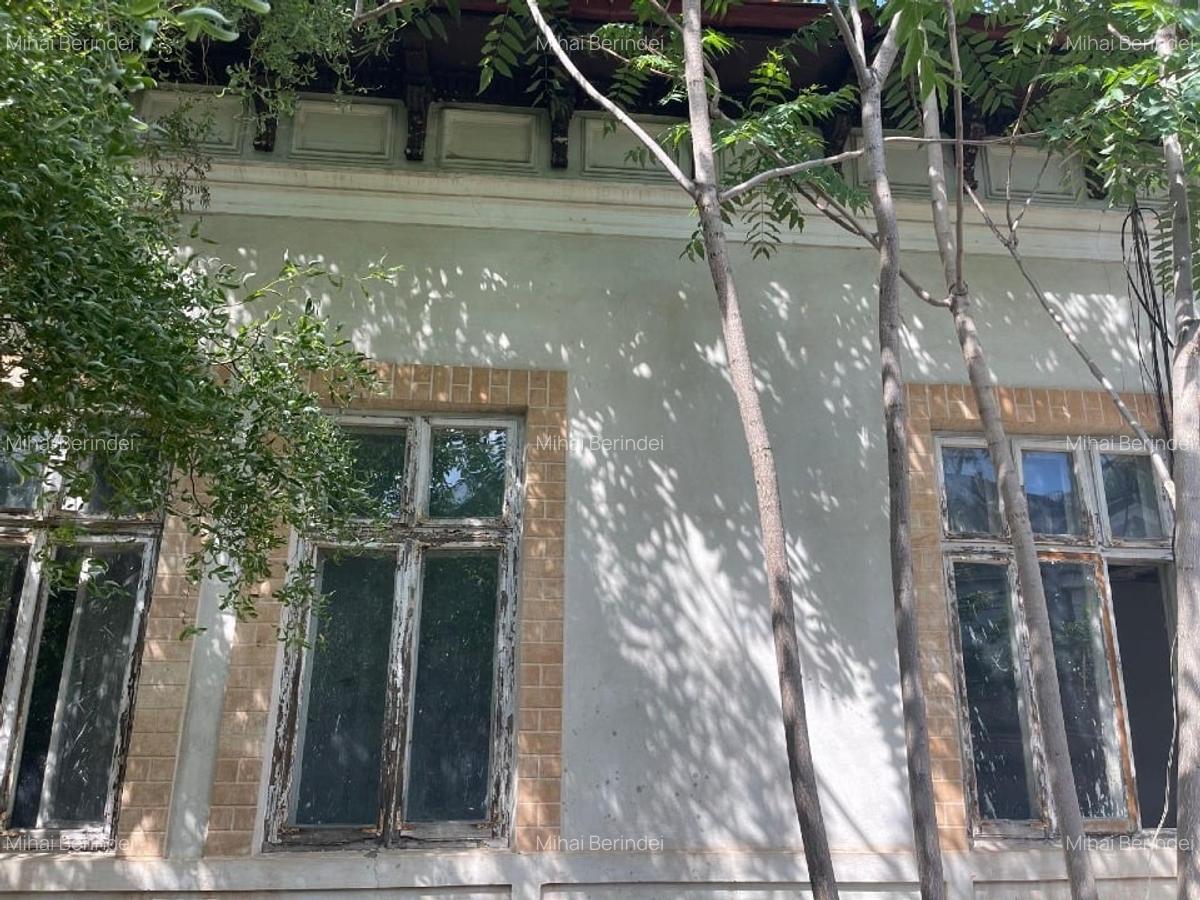 Vilă 2 corpuri – construcție 2012 + casă veche interbelică, curte generoasă - 8