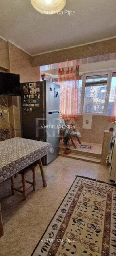 3 camere, decomandat, et 3/13, 80 mp-Bdul Iuliu Maniu, Gorjului. - 7