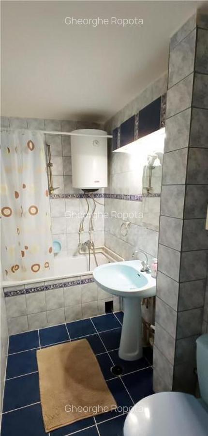 Apartament ultracentral in Moldova Noua, 2cam. decomandat - 14