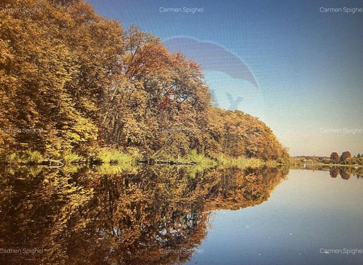 Teren cu deschidere la lac 1,430mp - 2