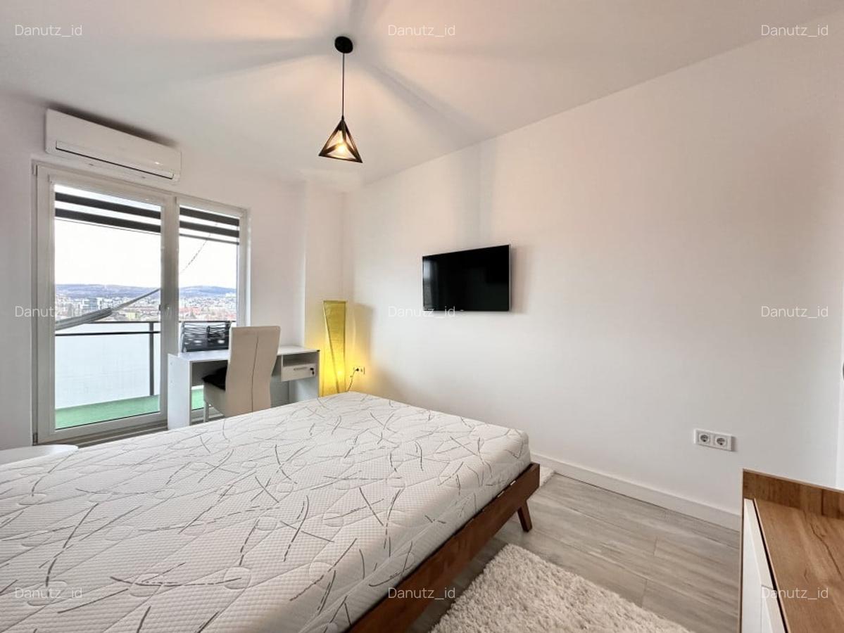 Inchiriere Apartament 3 camere, 2 bai, zona centrala, garaj - 17