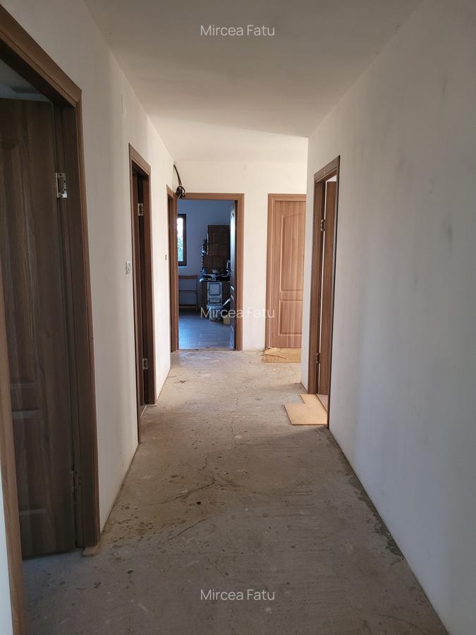 Casă cu 3 camere în Vest - 9