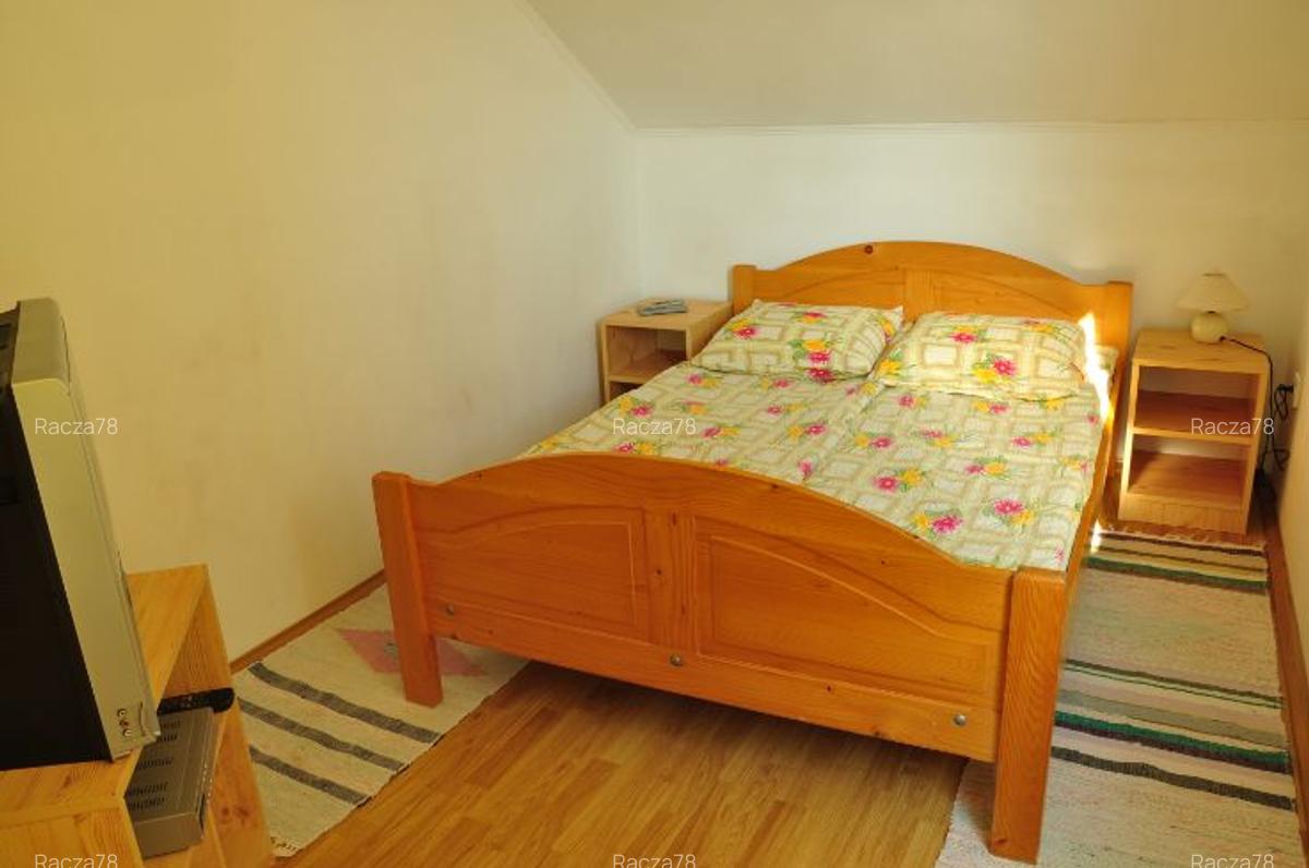 Vănzare casa cu 3 aparatemente separate la 50 m de plajă în Costineșt - 5
