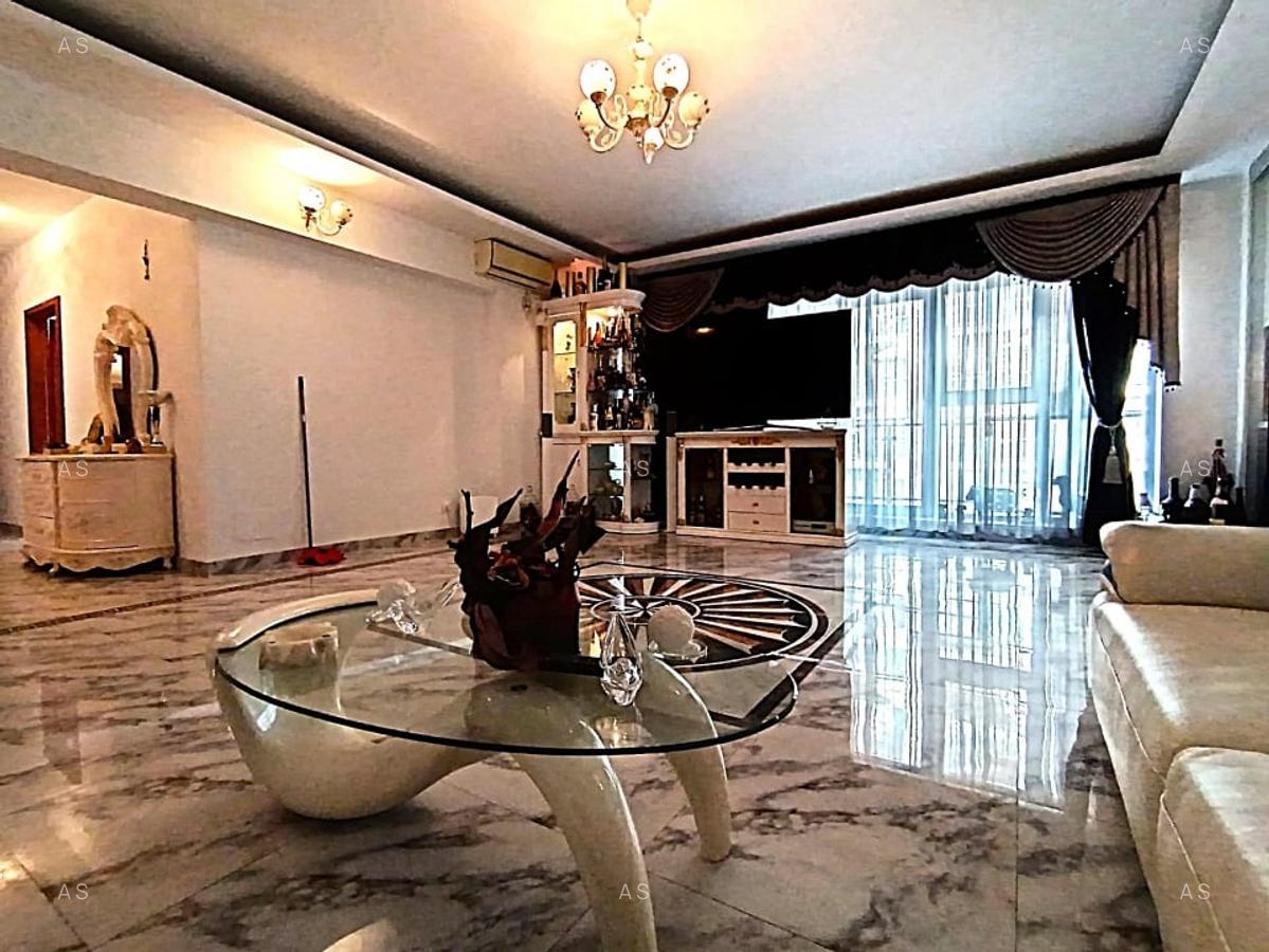 Apartament cu 3 camere semidecomandat, mobilat în Titan - 3