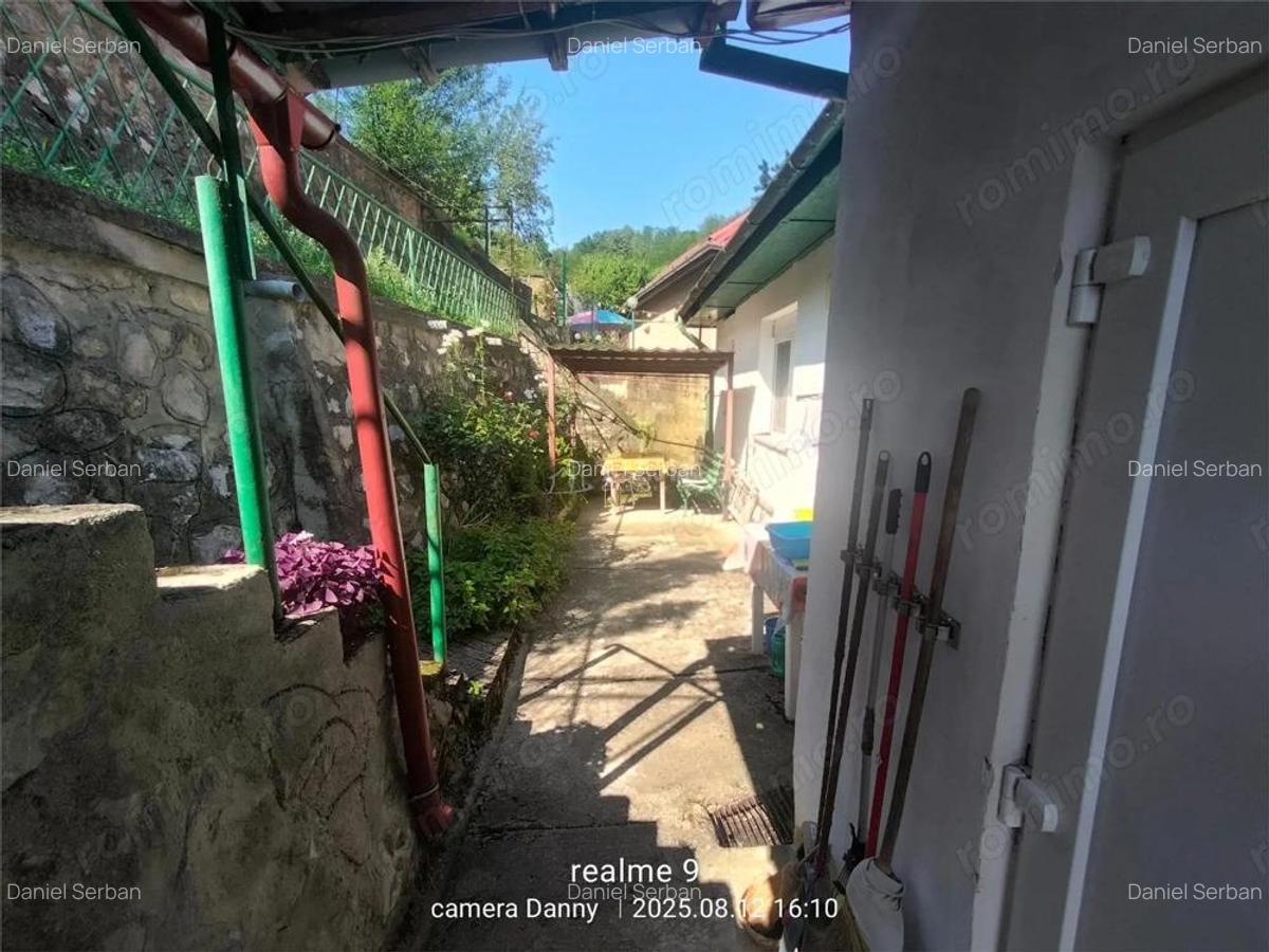 Resita Casa Zona Gradina Zoologica - 8