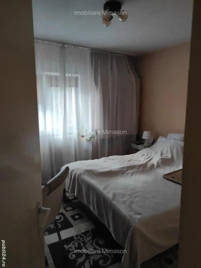 Ap cu 3 camere decomandat etaj 2 - 7