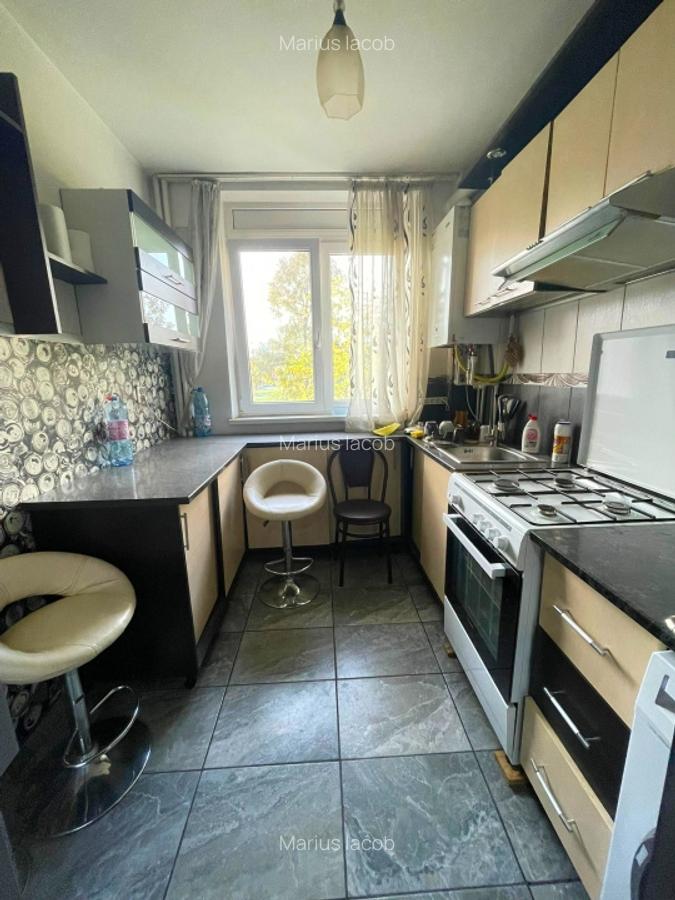 Apartament 3 camere-60 mp-Etaj 1-Podu Ros - 2