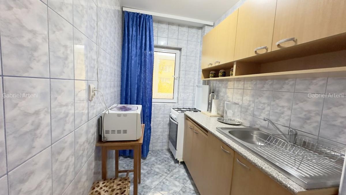 Piata Veteranilor, garsoniera luminoasa! - 3