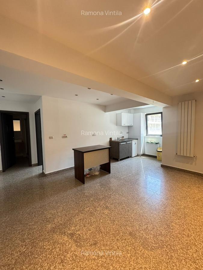Spațiu comercial de vânzare – Militari Residence, str. Soarelui - 21
