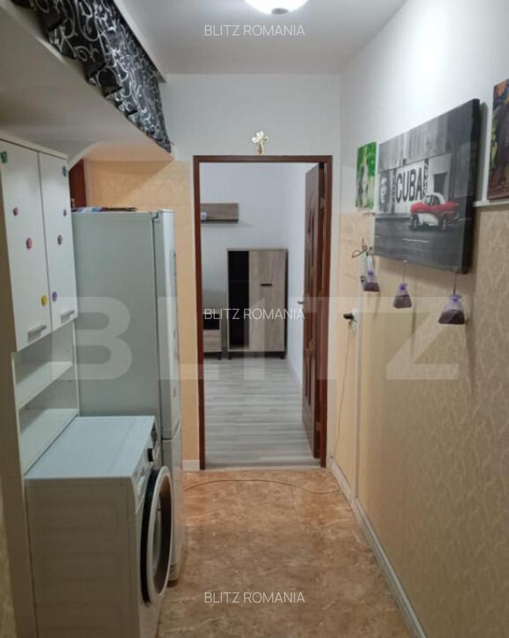 Vanzare Apartament 3 Camere Micro 6 | Decomandat, Utilat, Z - 8