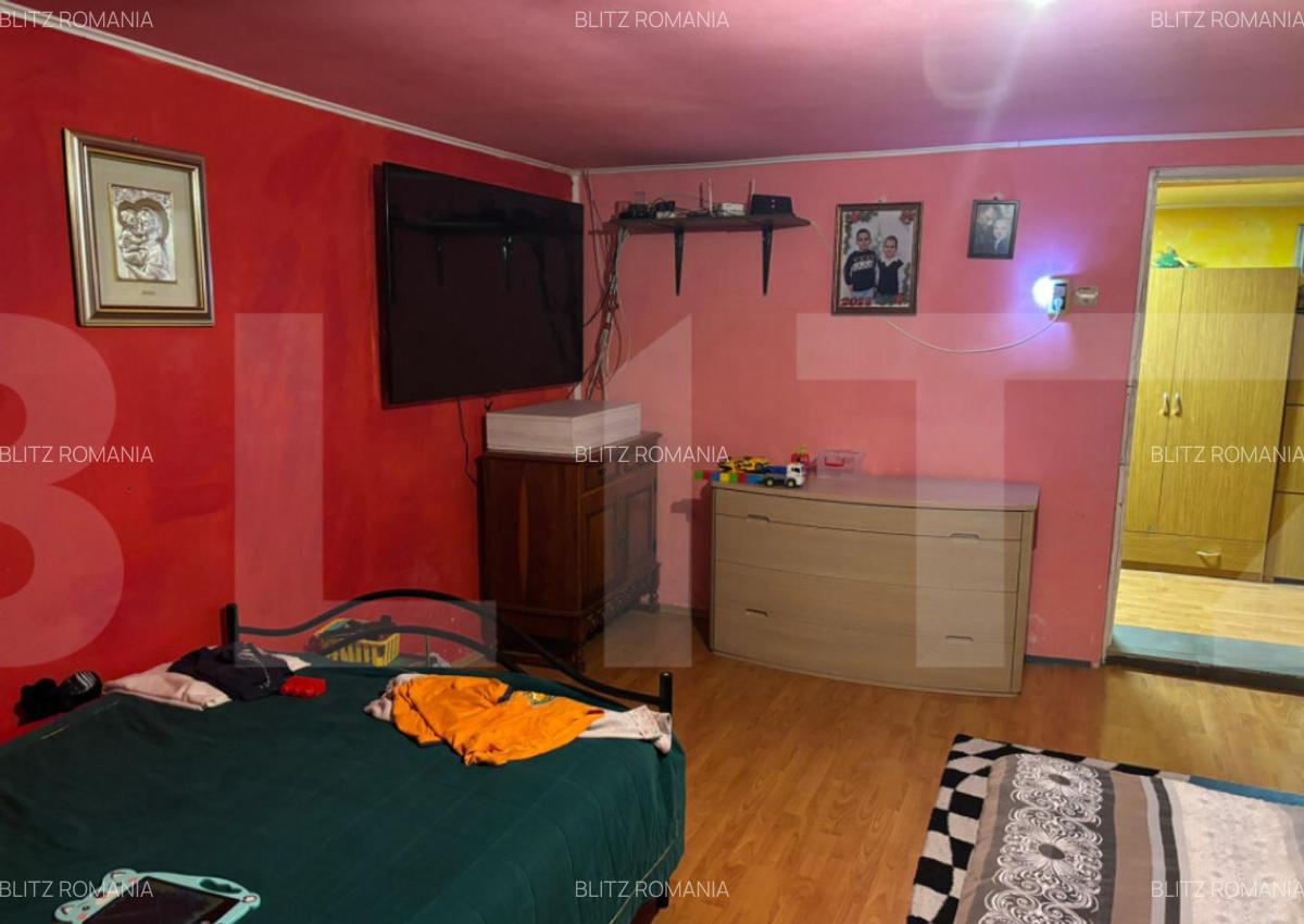 Casa in Iratosu cu teren, apa curenta, centrala termica , - 3