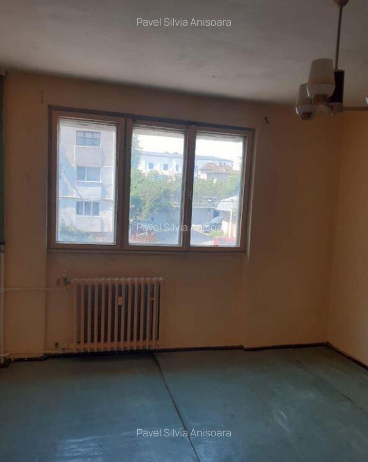 Apartament 3 Camere Decomandat i^n Zona Baia Comunala,et 1 - 5