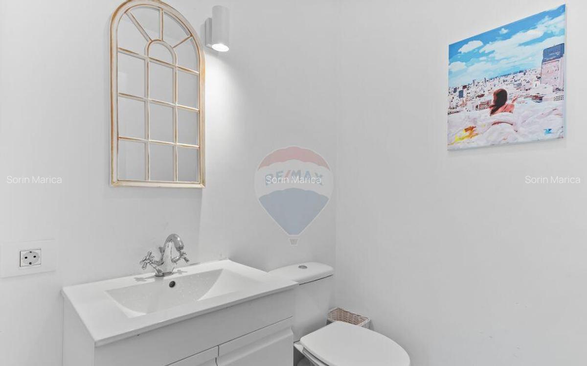 VANZARE Casa / Vila moderna cu 4 camere si curte Dragom... - 35