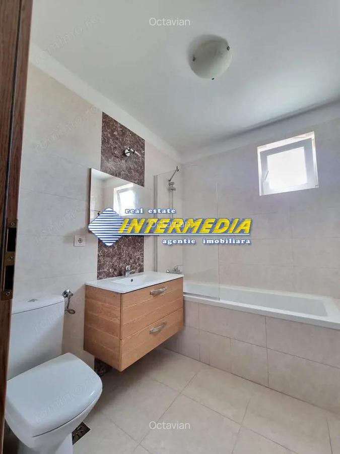 Apartament 3 camere de inchiriat in Cetate la parter cu curte proprie - 2