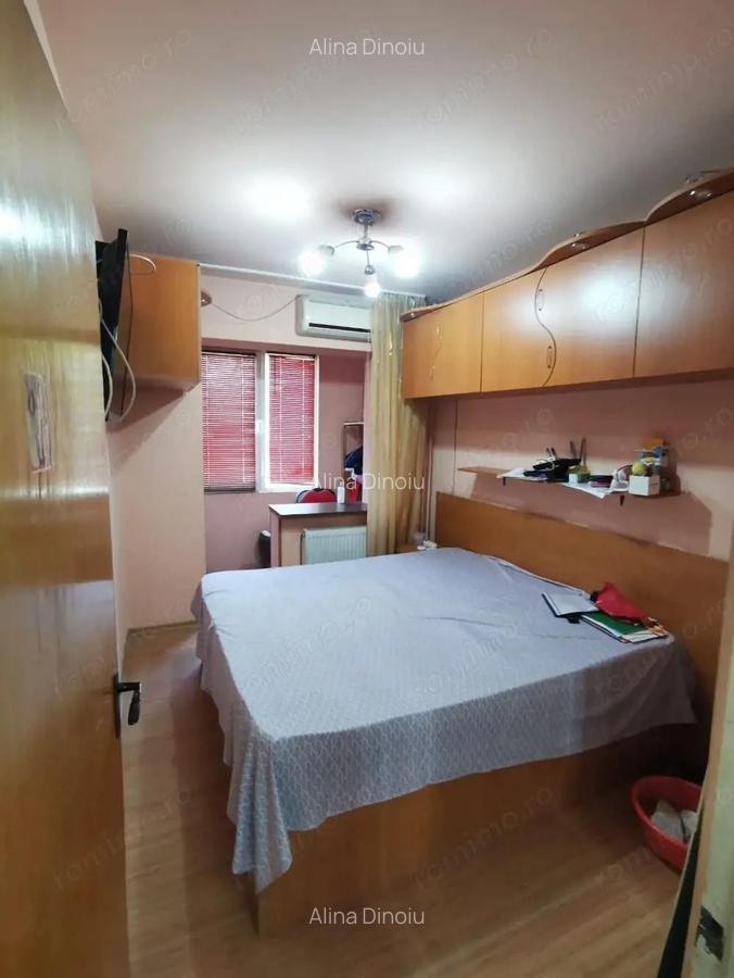 Apartament 3 camere Dristor 1/4 bloc 1982 - 5