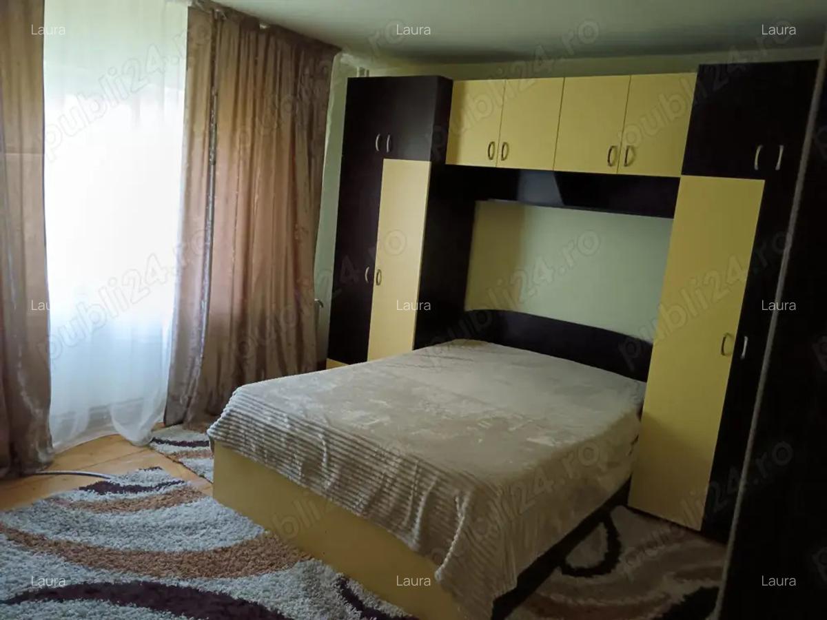 Proprietar inchiriez apartament 2 camere decomandat,zona Girocului - 2