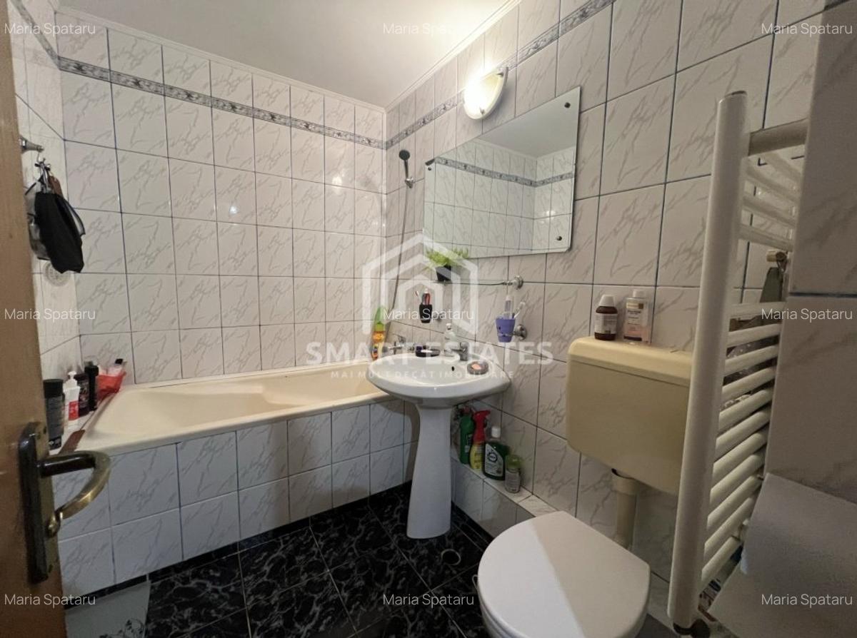 Apartament 3 camere decomandat -2 bai- zona Diham - Socului - 12