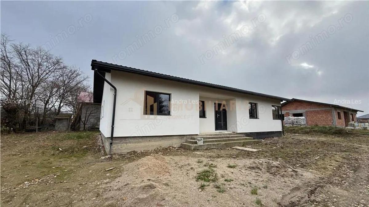 Casa de vanzare in Mocira - 2