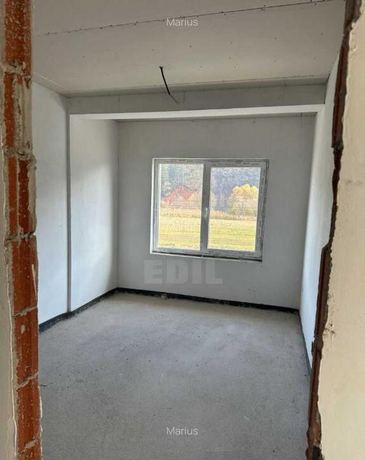 Casa individuala, semifinisata, Lona - 7