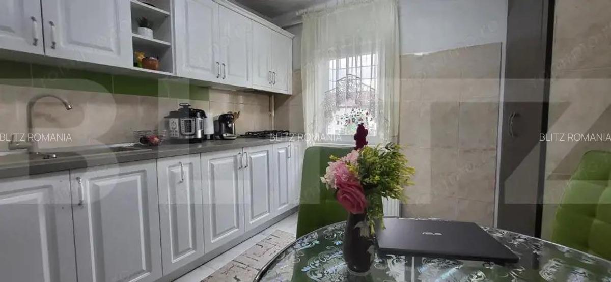 Apartament de vanzare, cu 3 camere, 67 mp, zona Bucovina - 1