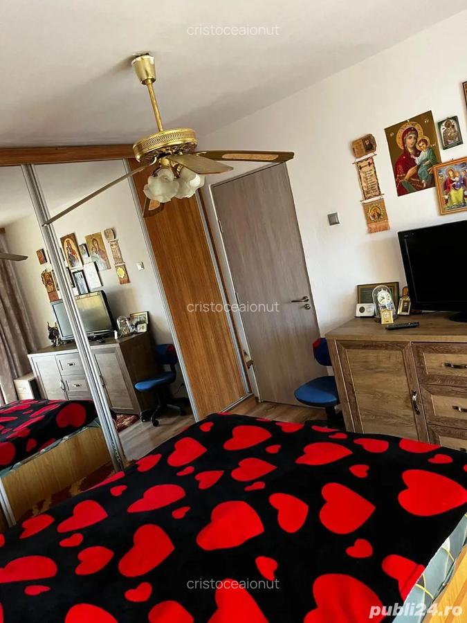 Vand apartament zona centrala - 3 Vand apartament zona centrala - 3