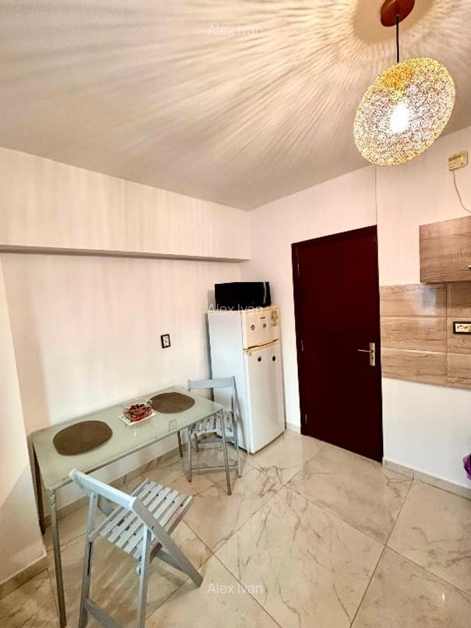 Închiriez Studio Spațios, aproape de centru - 6