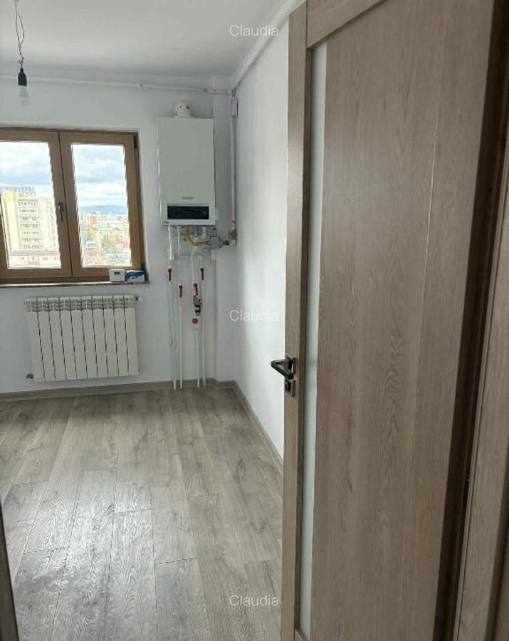 Apartament de 3 camere zona Calea Bucuresti(zona Liceul de Informatica - 18 Apartament de 3 camere zona Calea Bucuresti(zona Liceul de Informatica - 18