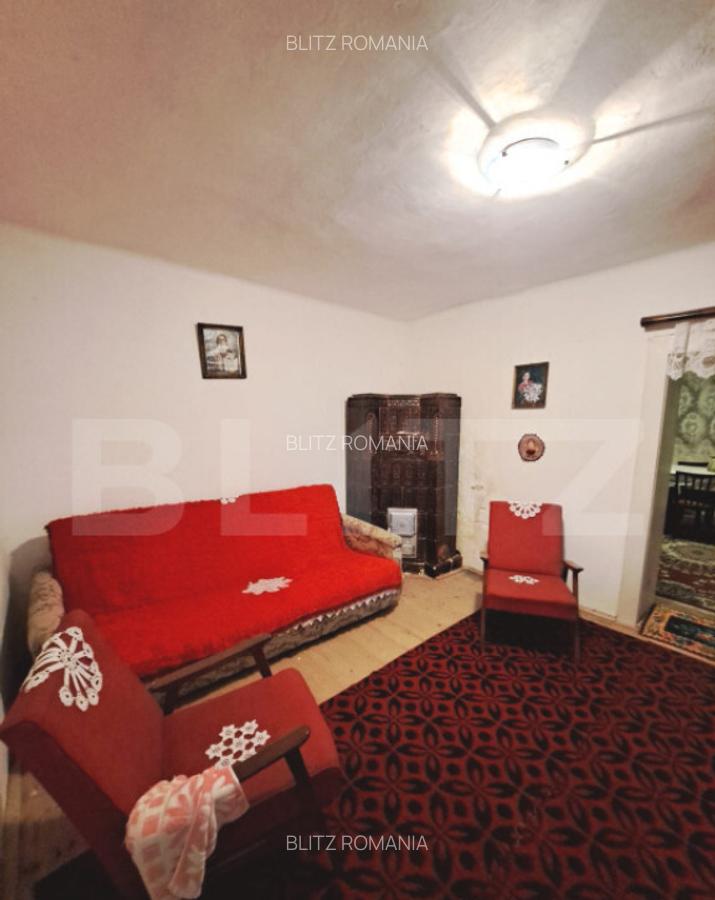 Casa de vanzare, 5 camere, teren generos de 1.290 m2, zona - 7