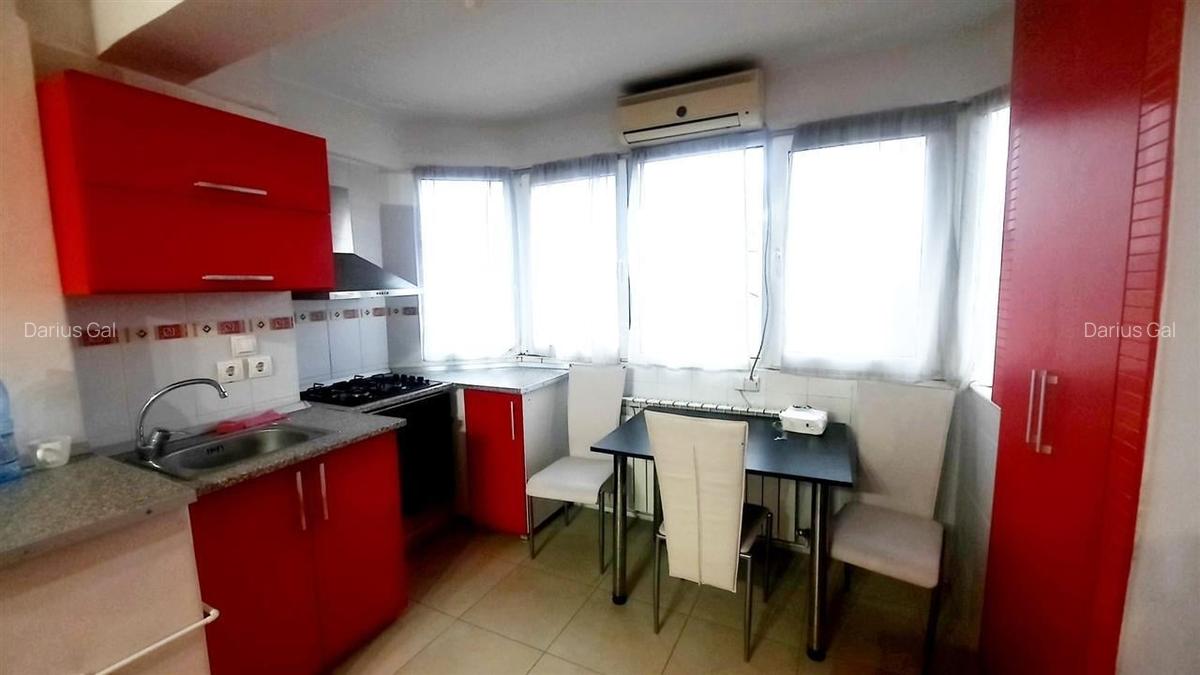 Apartament cu 3 camere decomandat în Rogerius - 6