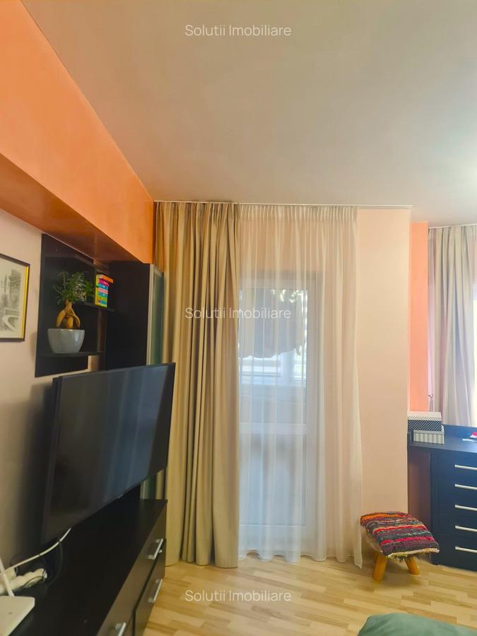 Apartament cu 3 camere, mobilat în Central - 3