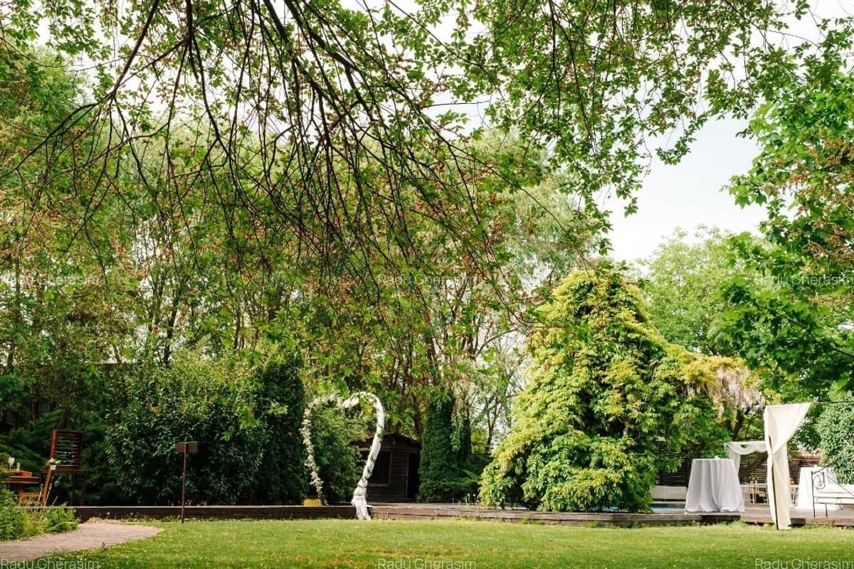 Casa la curte, gradina spectaculoasa, piscina,  400mp construiti /4500mp- curte - 15