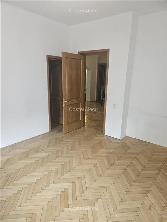 Ultracentral - Str. Spatarului  Armeneasca  Corbeni  Calea Mosilor ap 4 camer - 5