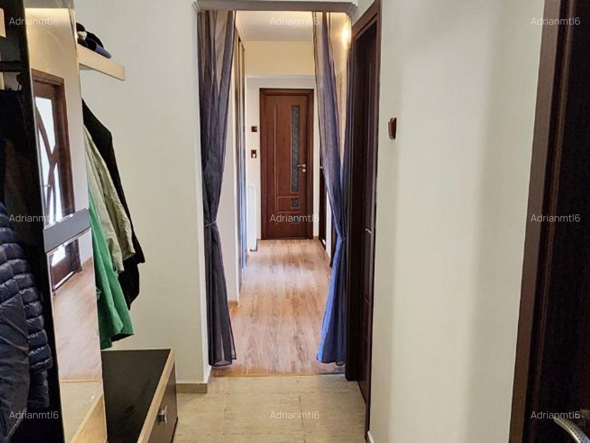 Apartament de vanzare cu 4 camere , renovat - 4