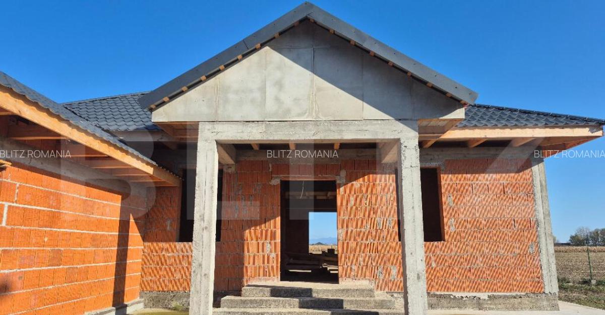 Casa la rosu, 3 camere, 145,31 mp utili, 715 mp teren, zona - 2