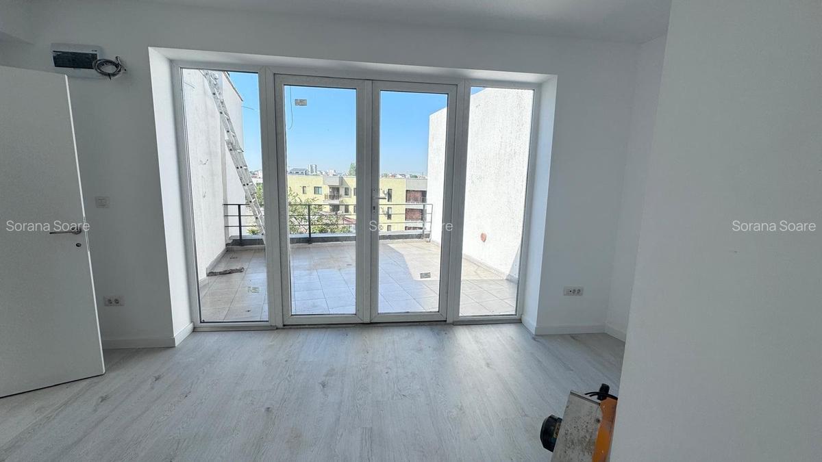 Spatiu comercial cu terasa, in imobil nou, de inchiriat! - 2