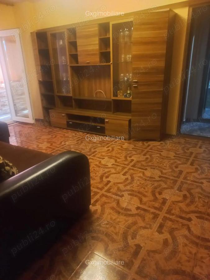 3 camere de inchiriat - 10