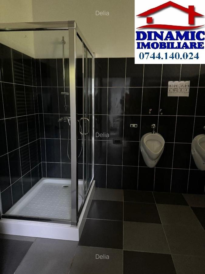 Ansamblu de hale, zona ieșire spre Izvoare. Preț 5 Eur/mp - 10 Ansamblu de hale, zona ieșire spre Izvoare. Preț 5 Eur/mp - 10