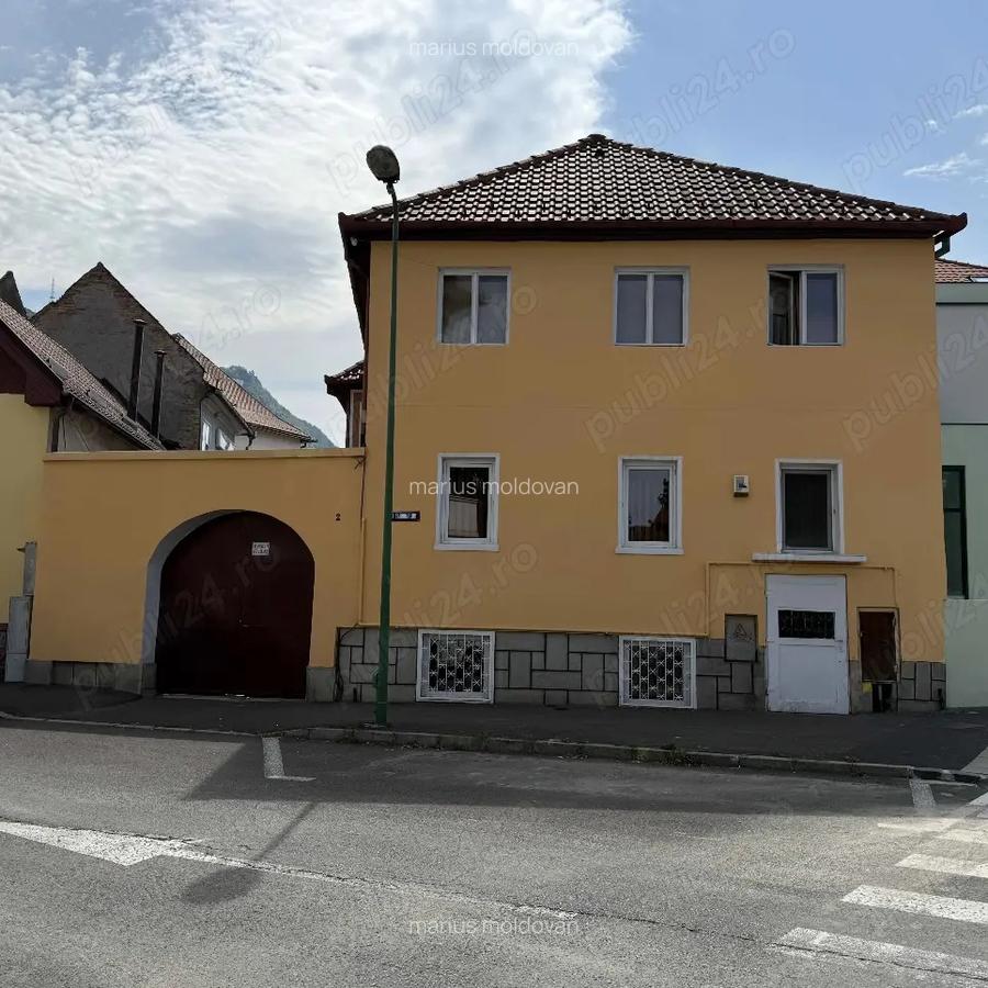 Casa de vanzare, 7 camere, Bra?ov - 1