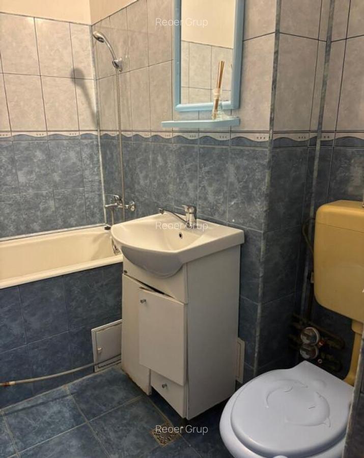 DEMOCRATIEI - gars.cf1,sd,p/4 cu balcon,G,F,T - 38900 euro - 26