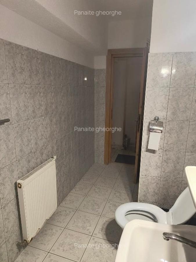 Proprietar vând apartament 3 camere , zona centrala , etaj 10. - 4