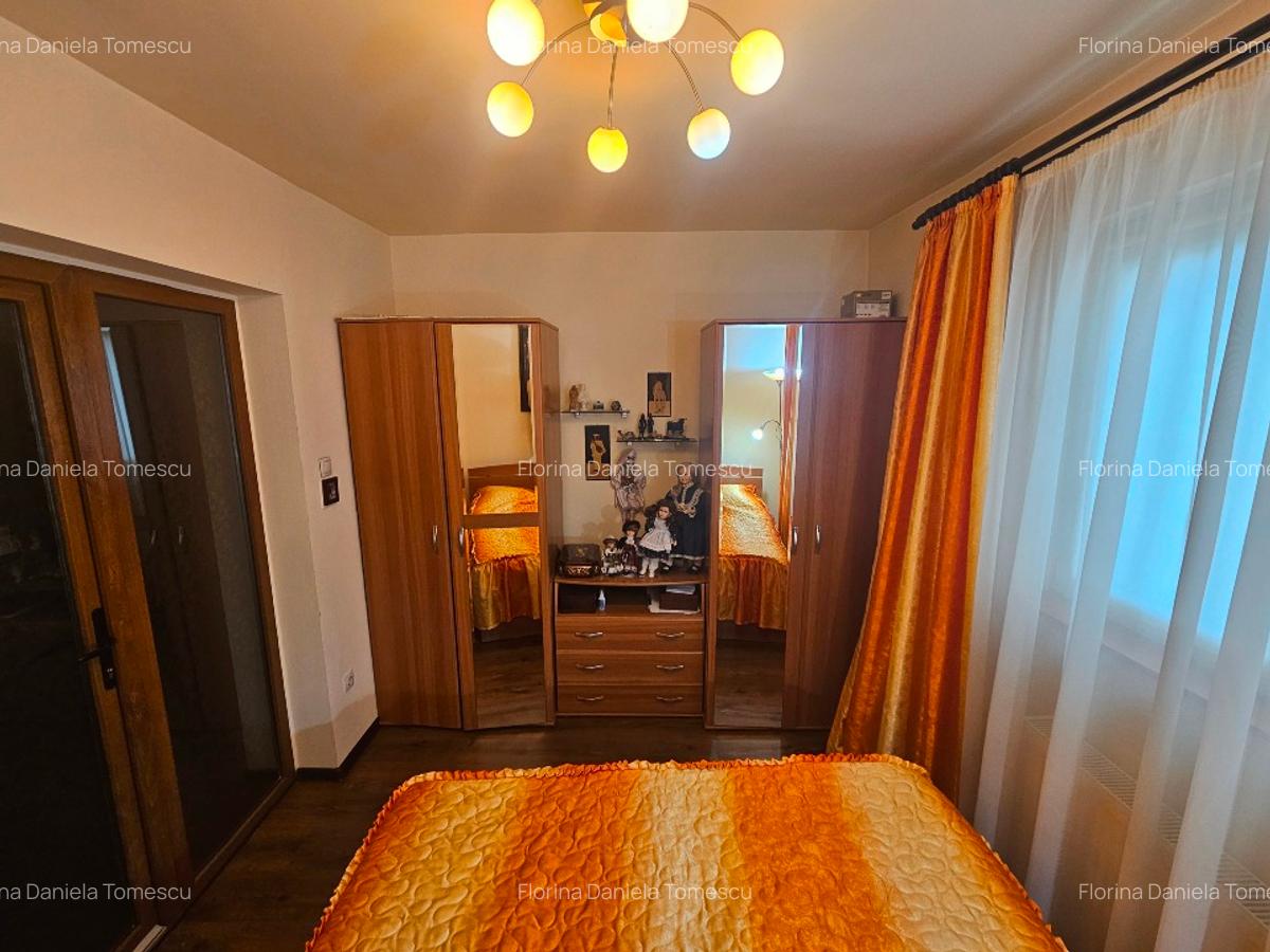 Etaj de vilă cu 4 camere si mansardă. - 9