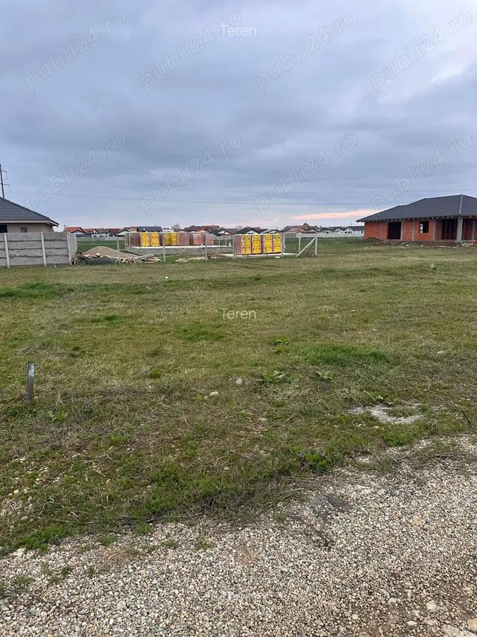 Dau in chirie sau vand teren Oradea, str Marte ?i Vega - 2