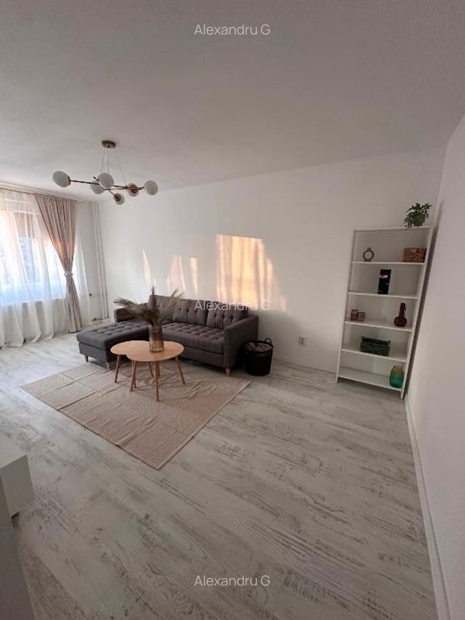 Apartament cu 3 camere decomandat în Rahova - 3