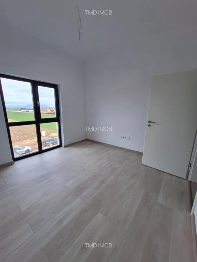 Apartament cu 3 camere decomandat în Sânpetru - 9