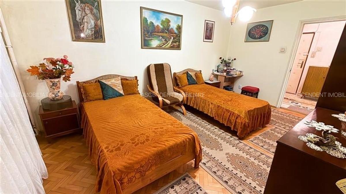 FILM&3D! Refugiu urban,decomandat, farmec autentic,balcon spatios,Dambu Petros,T - 2