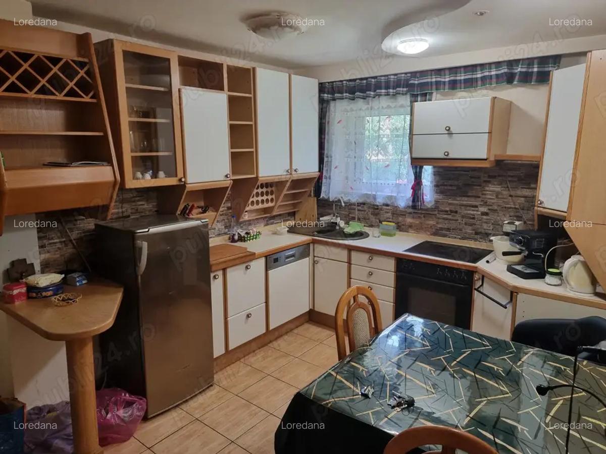 Apartament 3 camere semidecomandat 75000 euro - 2