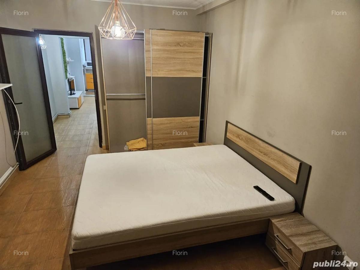 Propietar Inchiriez Apartament 2 camere Centru - 3